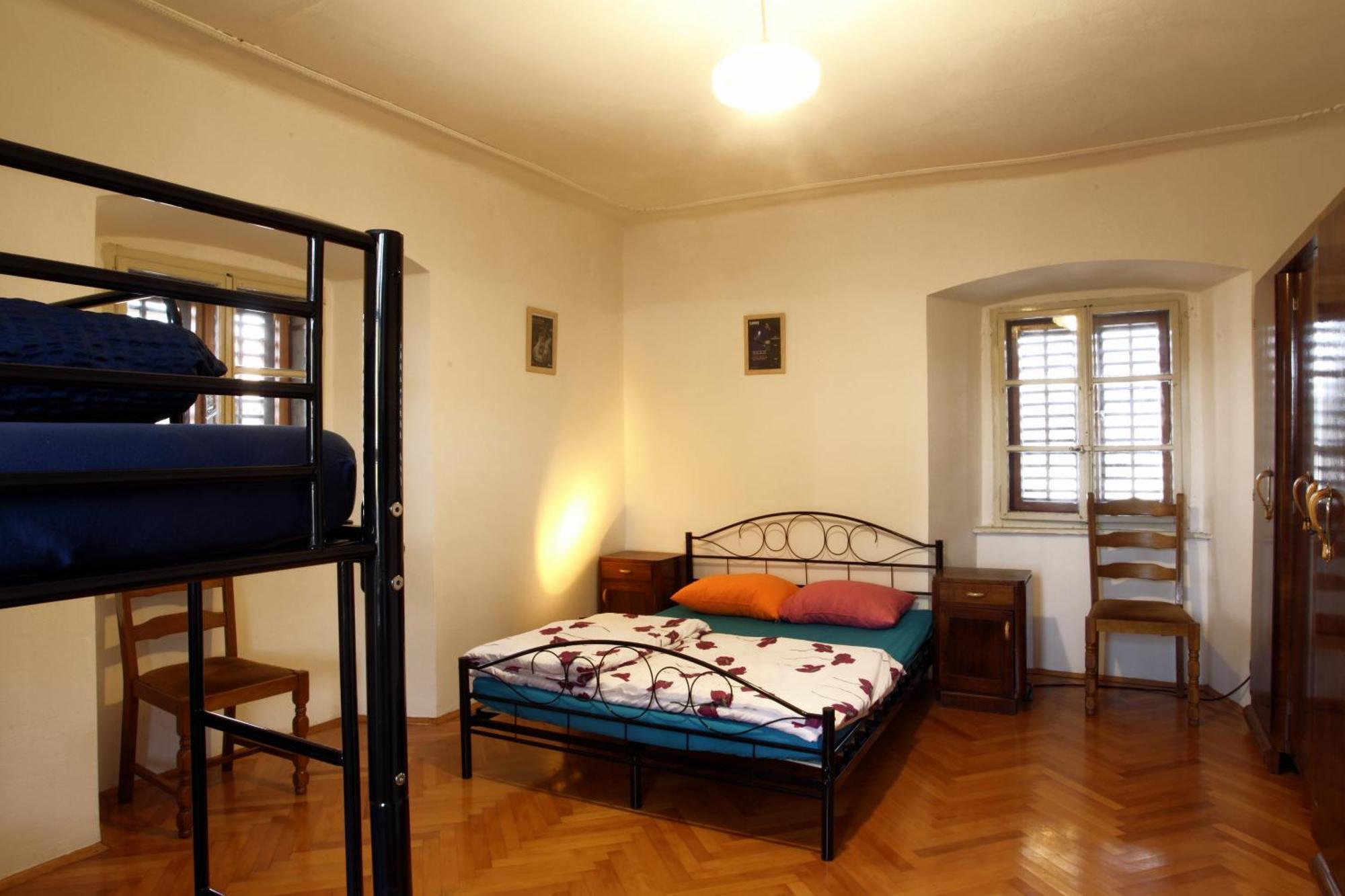 Residence Muzica Bed And Breakfast Komen Bagian luar foto